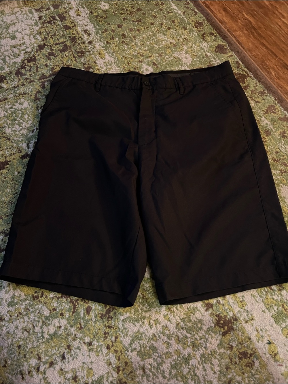 Sunice Black Flat-Front Men's Golf Shorts